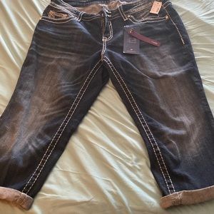 Blue Jean capris jewel back pockets and front button size 16 new with tags